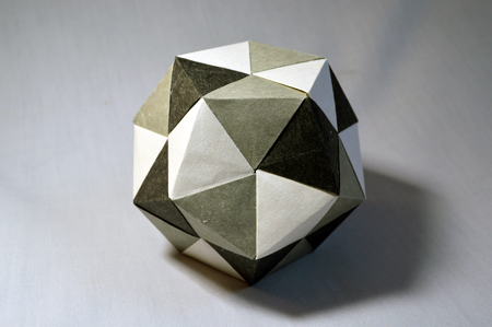 30枚組正十二面体の色分け問題 その１ 折り紙の叫ぶ夜
